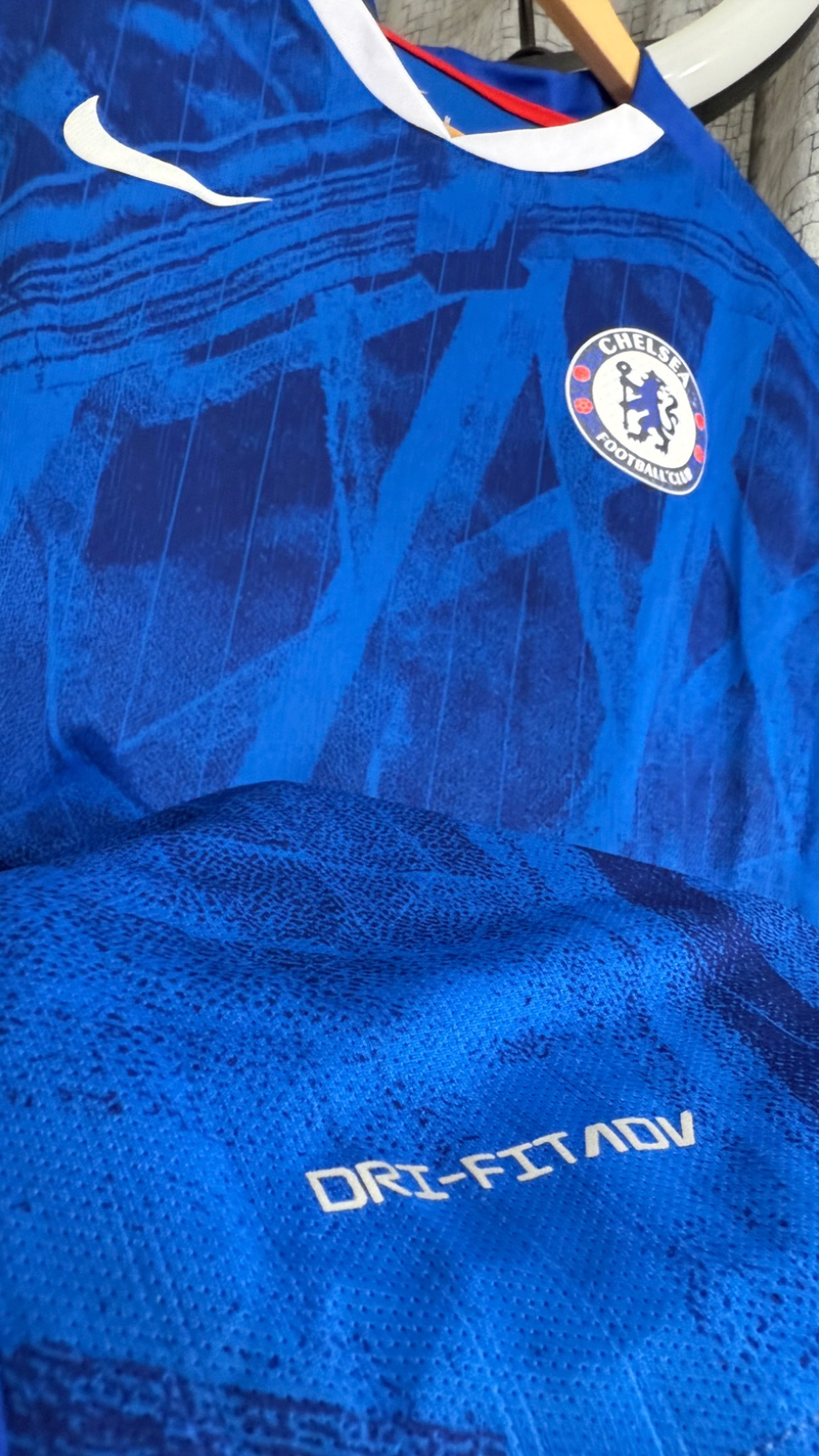 Vístete como campeón. Vive la pasión Blue.