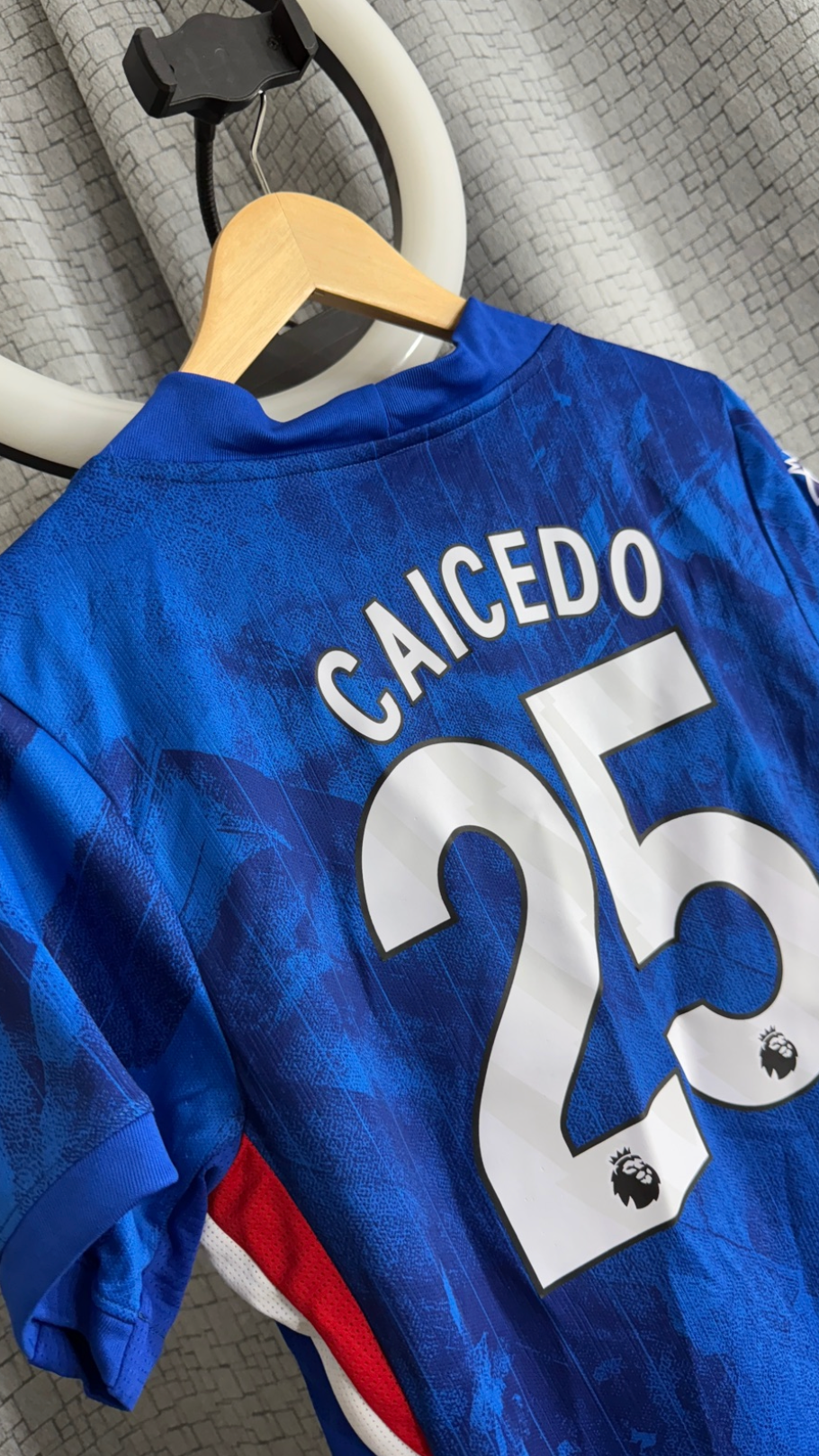 Vístete como campeón. Vive la pasión Blue.