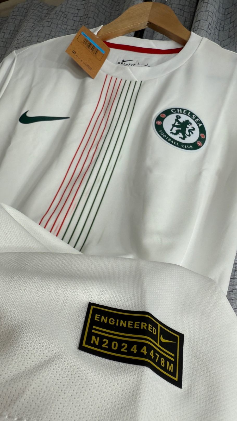 Vístete como campeón. Vive la pasión Blue.