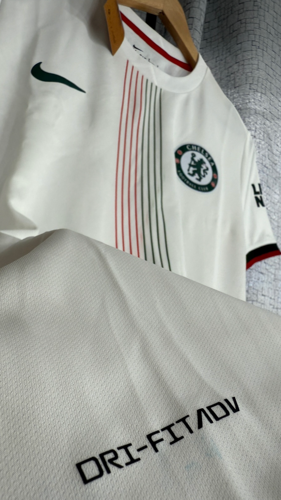 Vístete como campeón. Vive la pasión Blue.